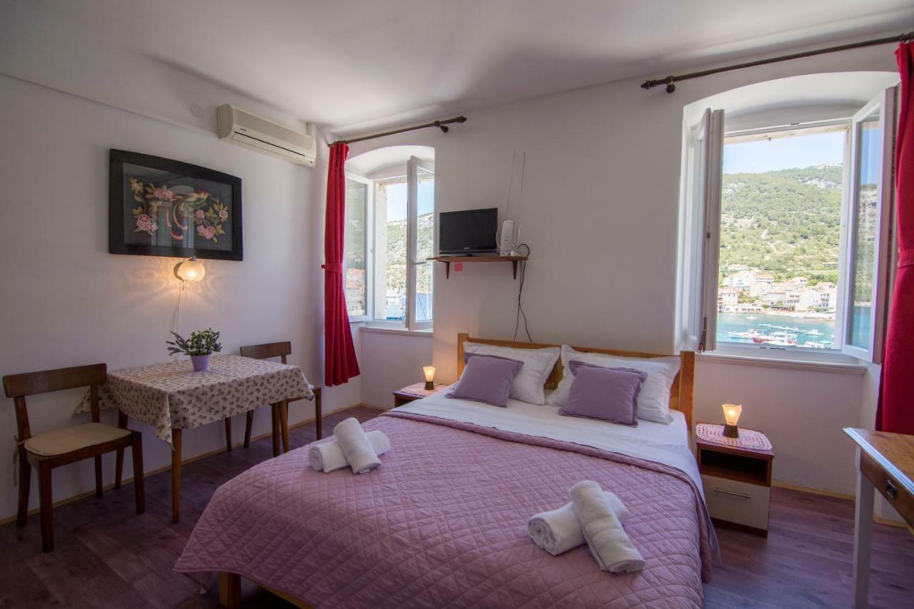 Apartment Riva 5 Komiža Exteriér fotografie