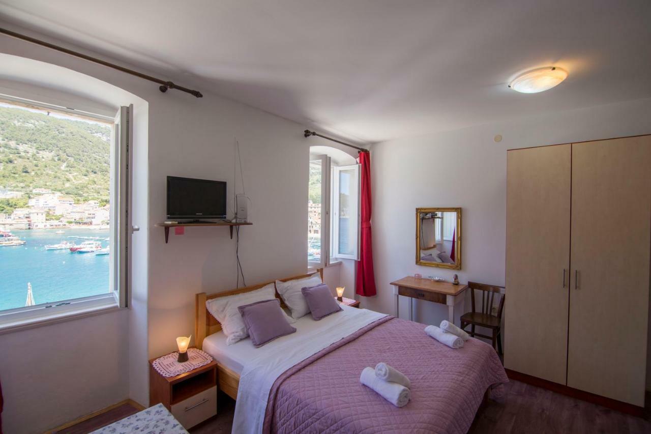 Apartment Riva 5 Komiža Exteriér fotografie