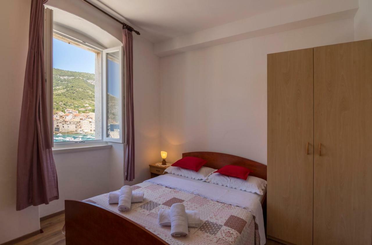 Apartment Riva 5 Komiža Exteriér fotografie